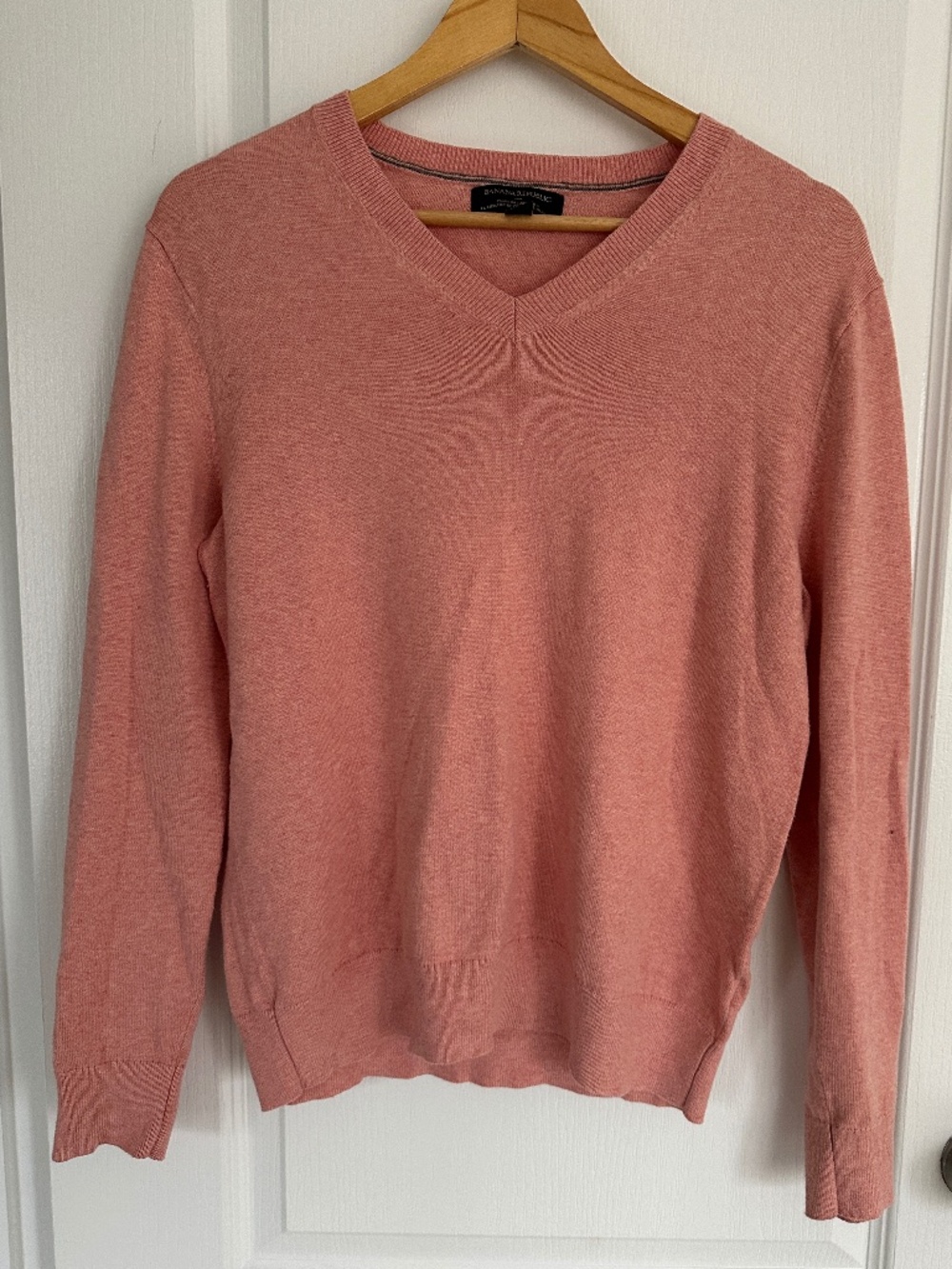 Banana Republic men’s V-neck sweater